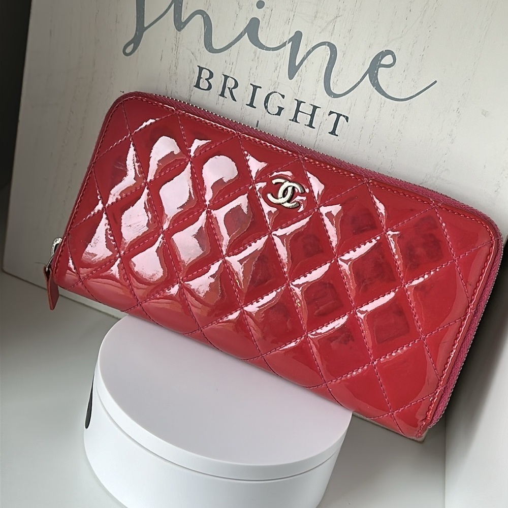 CHANEL - 💯 Authentic Hot Pink Quilted Patent Leather Long Zippy Classic Wallet - Picture 3 of 16